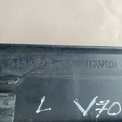VOLVO V70 Arka Sağ Kapı Çıtası 9484228
