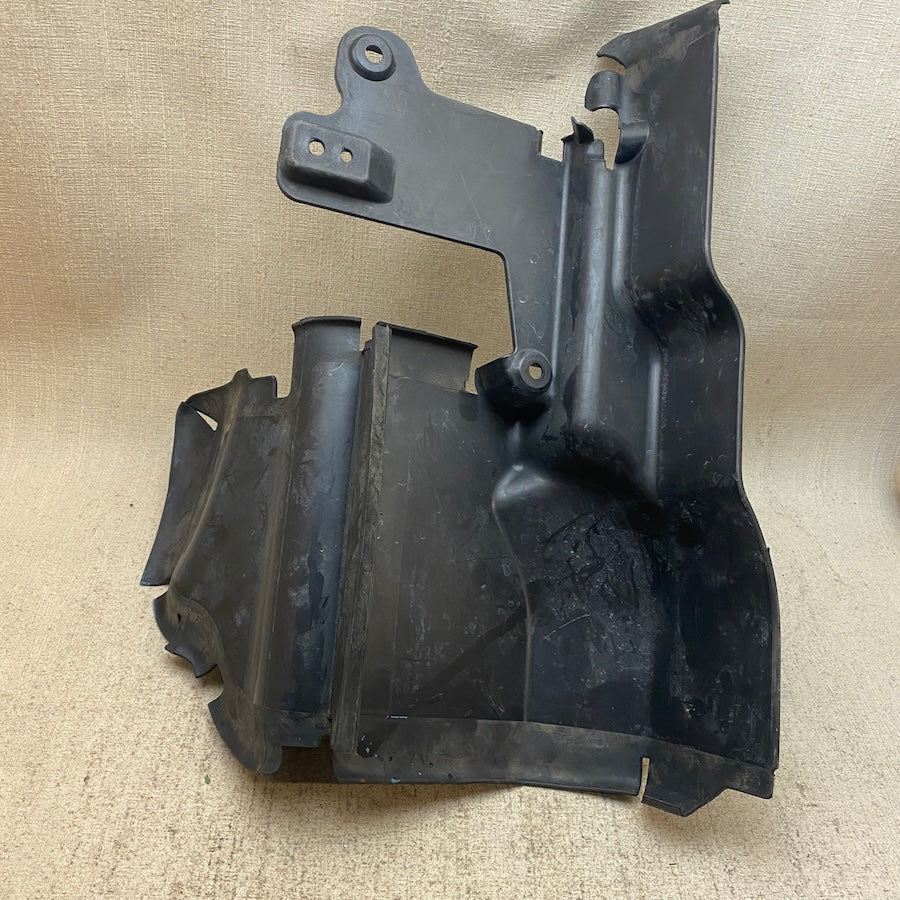 VOLVO V70 Rayatör Hava Deflektörü 31323243