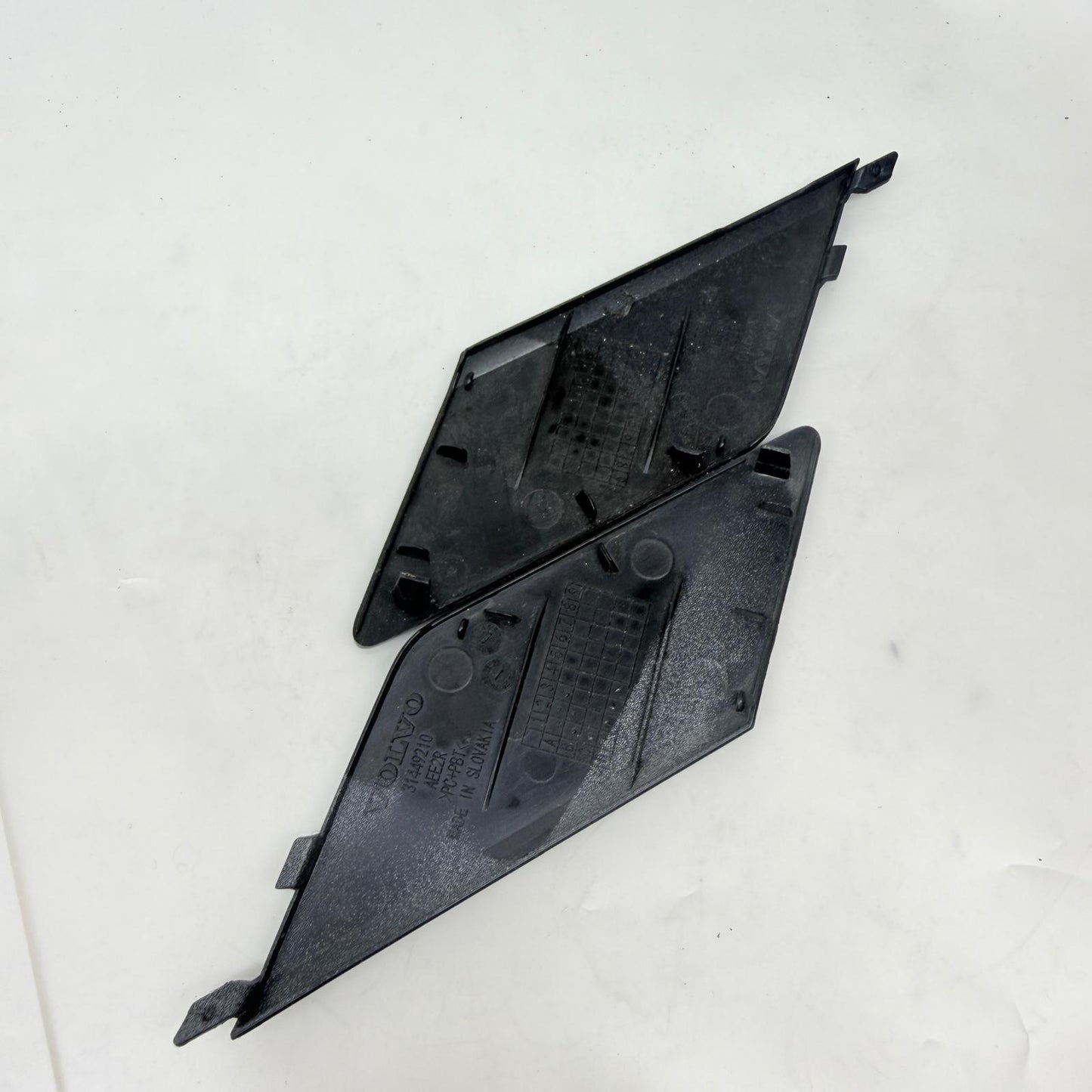 Volvo XC60 Arka Tampon Çeki Kapağı 31449210