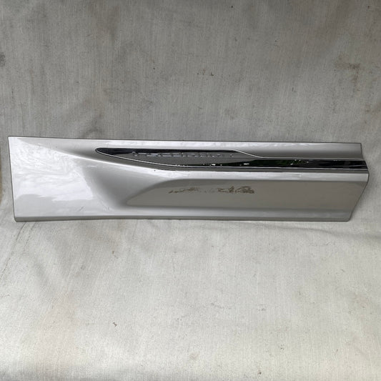 VOLVO XC60 Arka Kapı Çıtası 39846136