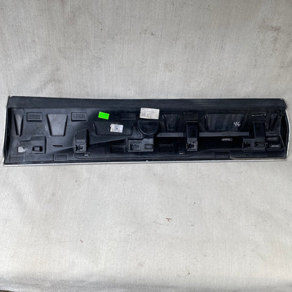 VOLVO XC60 Arka Kapı Çıtası 39846136