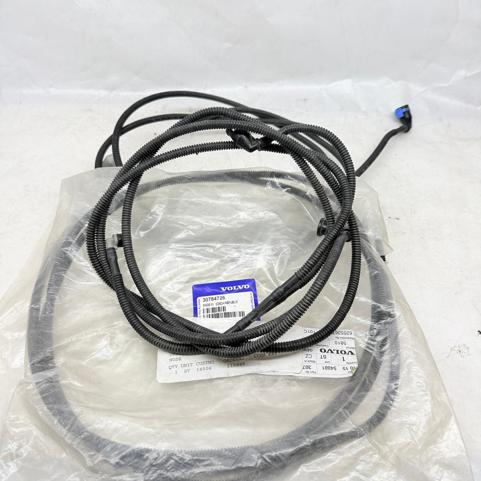 Volvo XC60 Far Yıkama Suyu Hortumu 30784726 En Uygun Oto Parça