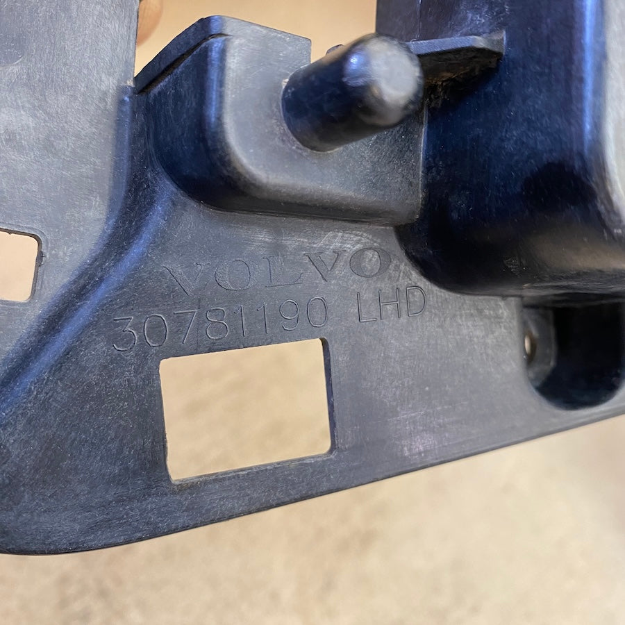VOLVO XC60 Hoparlör Montaj Braketi 30781190