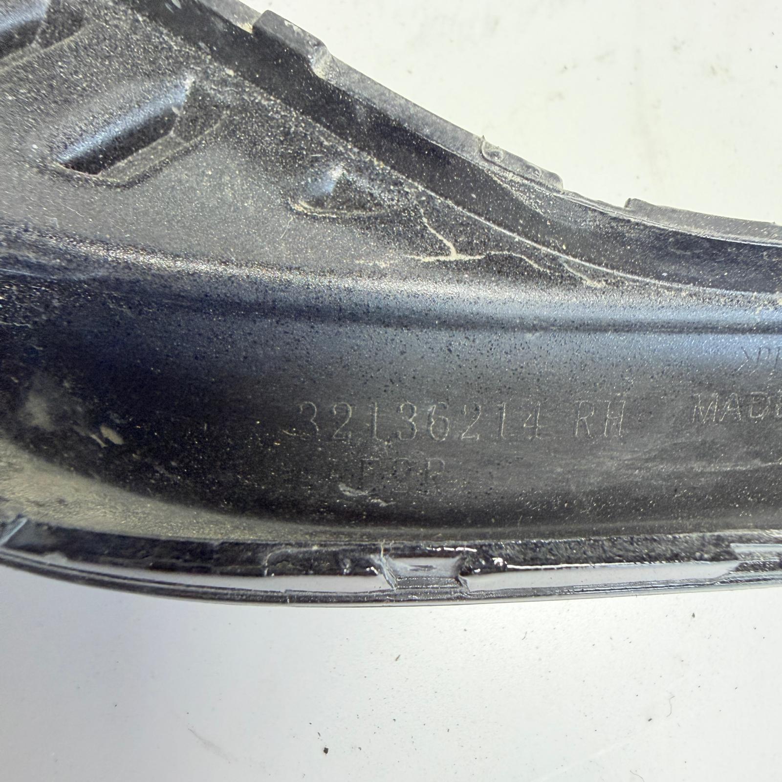 Volvo XC60 MK2 Arka Tampon Sag Cita 32136214 En Uygun Oto Parca