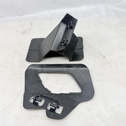 Volvo XC60 Sol Far Yıkama Kapak Braketi 31323771 En Uygun Oto Parça
