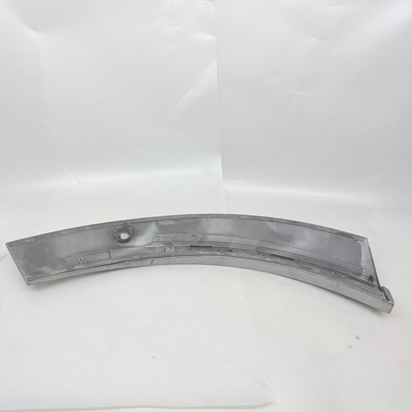 Volvo XC60 Sağ Ön Çamurluk Dođiği Çıtası 31650213