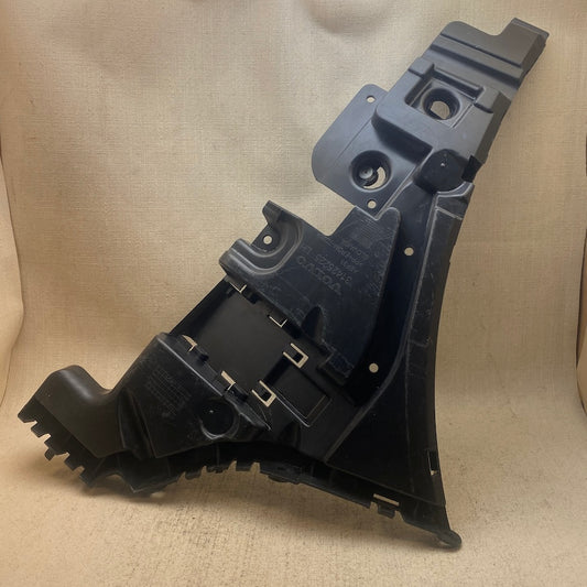 VOLVO XC60 Sol Arka Çamurluk Ağız Braketi 31425225