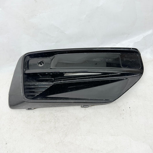 Volvo XC90 R-Design Sağ Sis Far Çerçevesi 32345507