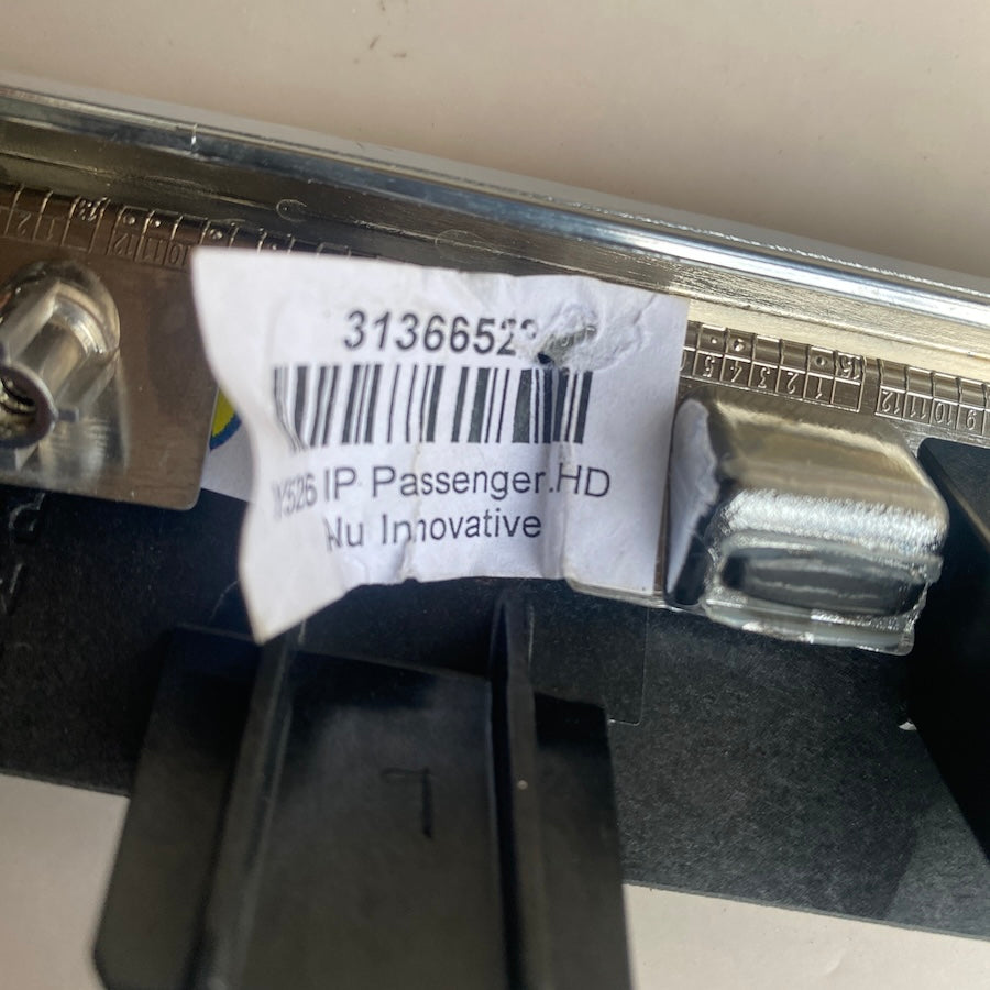 VOLVO XC90 Torpido Çıtası 31366522