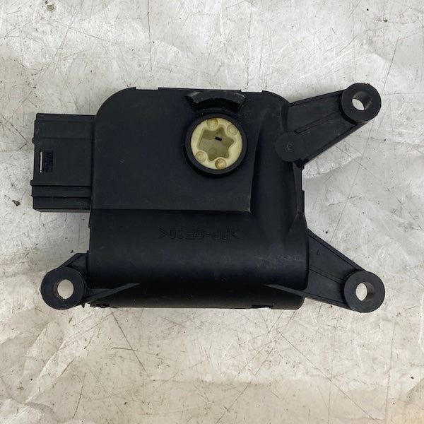 VW Passat B6/Audi A3 Q3 TT Kalorifer Yön Motoru En Uygun Oto Parça