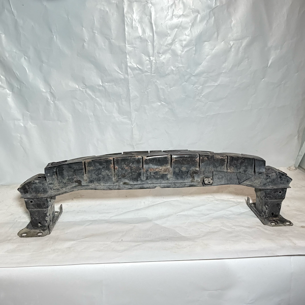 Volkswagen Jetta Ön Tampon Demiri 5C6807109A Orijinal Çıkma En Uygun Oto Parça