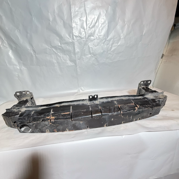 Volkswagen Jetta Ön Tampon Demiri 5C6807109A Orijinal Çıkma En Uygun Oto Parça