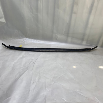 Volkswagen Passat B8 model araçlar için ön tampon alt demir orijinal çıkma parça.