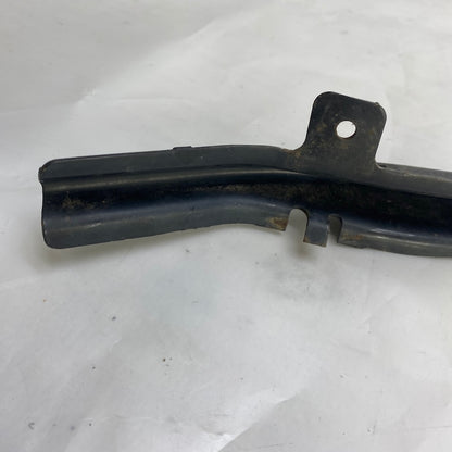 Volkswagen Passat B8 ön tampon için yüksek kalite çıkma alt demir parçası.