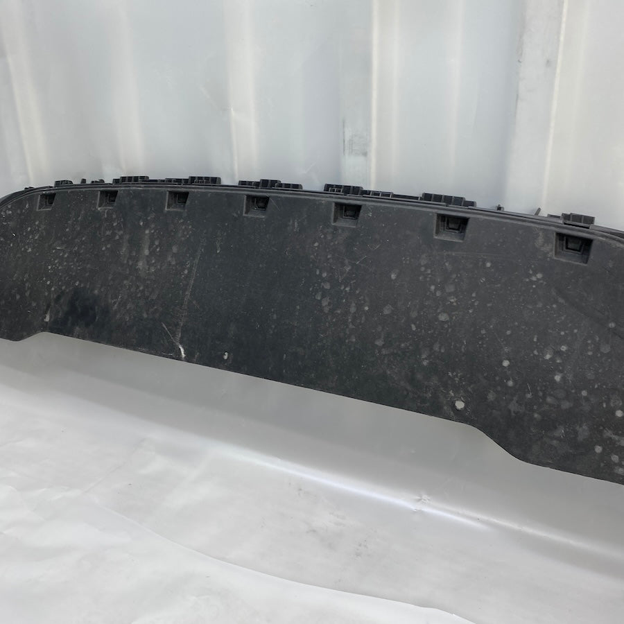 Volkswagen Passat B8 Ön Tampon Alt Spoyleri 360805903