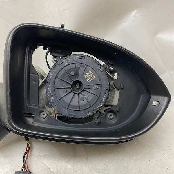 Volkswagen Passat B8 Sağ Dikiz Aynası Katlamasız En Uygun Oto Parça