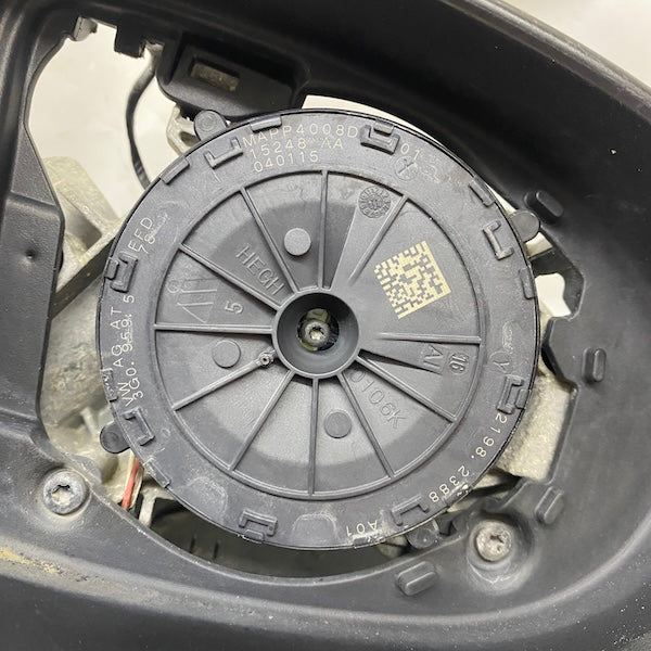 Volkswagen Passat B8 Sağ Dikiz Aynası Katlamasız En Uygun Oto Parça