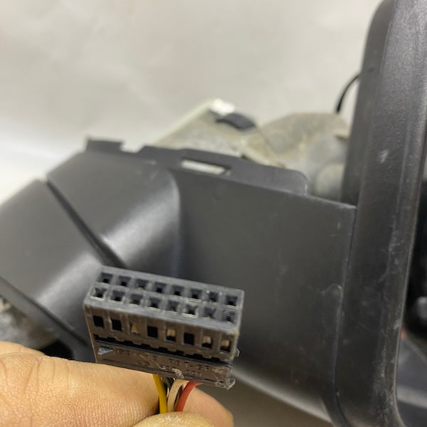 Volkswagen Passat B8 Sağ Dikiz Aynası Katlamasız En Uygun Oto Parça