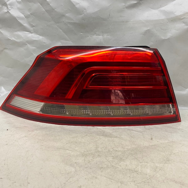 Volkswagen Passat B8 Sol Stop 14-18 3G5945311 Çıkma En Uygun Oto Parça