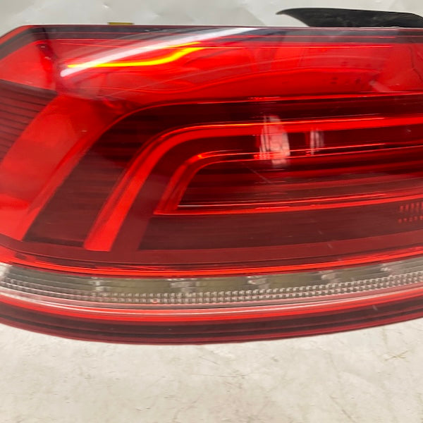 Volkswagen Passat B8 Sol Stop 14-18 3G5945311 Çıkma En Uygun Oto Parça