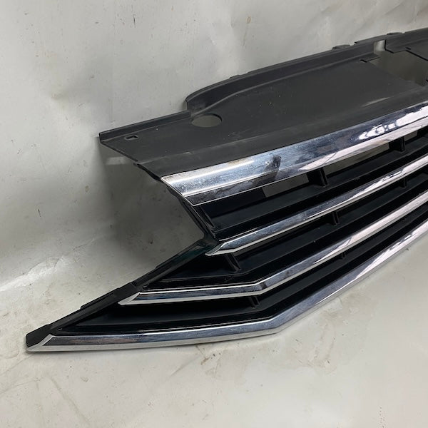 Volkswagen Passat B8,5 Ön Panjur 3G0853653N Orijinal Çıkma En Uygun Oto Parça