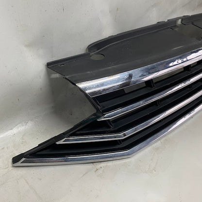 Volkswagen Passat B8,5 Ön Panjur 3G0853653N Orijinal Çıkma En Uygun Oto Parça
