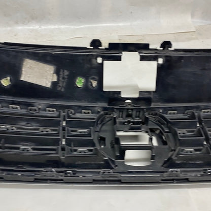 Volkswagen Passat B8,5 Ön Panjur 3G0853653N Orijinal Çıkma En Uygun Oto Parça