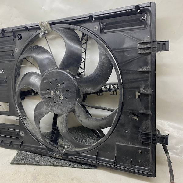 Volkswagen Passat B8,5 Radyatör Fanı 5Q0121203CD Orijinal Çıkma En Uygun Oto Parça