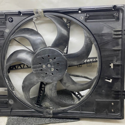 Volkswagen Passat B8,5 Radyatör Fanı 5Q0121203CD Orijinal Çıkma En Uygun Oto Parça