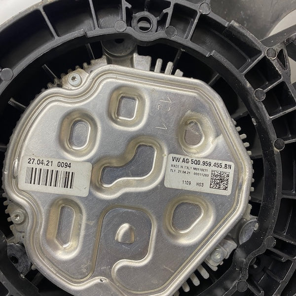 Volkswagen Passat B8,5 Radyatör Fanı 5Q0121203CD Orijinal Çıkma En Uygun Oto Parça