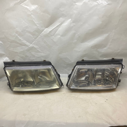 Volkswagen Passat Far 97-01 3B0941017 İthal Temiz Çıkma En Uygun Oto Parça