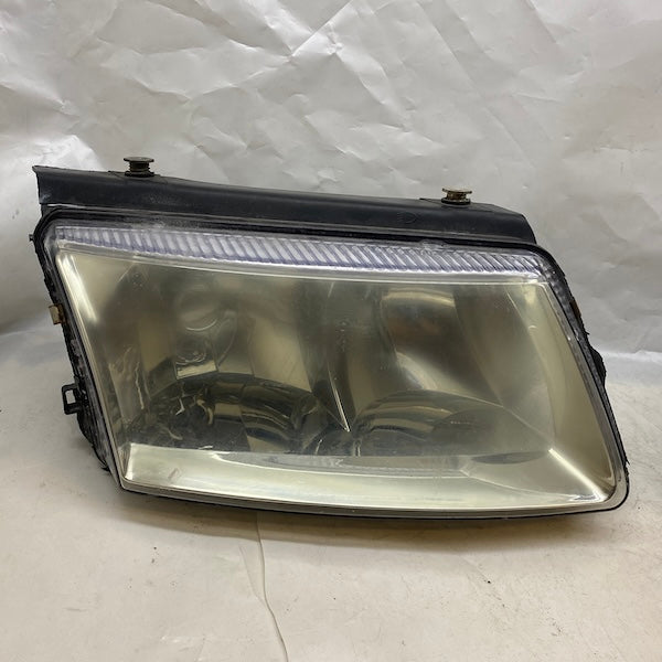 Volkswagen Passat Far 97-01 3B0941017 İthal Temiz Çıkma Sağ En Uygun Oto Parça