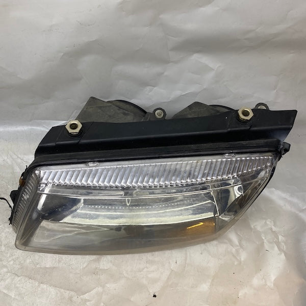 Volkswagen Passat Far 97-01 3B0941017 İthal Temiz Çıkma En Uygun Oto Parça