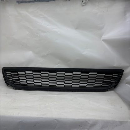 Volkswagen Polo Ön Tampon Orta Izgara 6RO853677 - En Uygun Oto Parça
