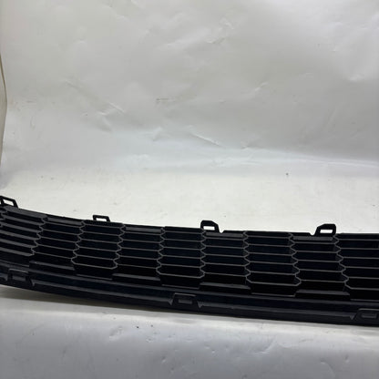 Volkswagen Polo Ön Tampon Orta Izgara 6RO853677 - En Uygun Oto Parça