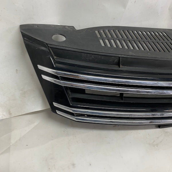 Volkswagen Tiguan Ön Panjur 5N0853653E Orijinal Çıkma En Uygun Oto Parça