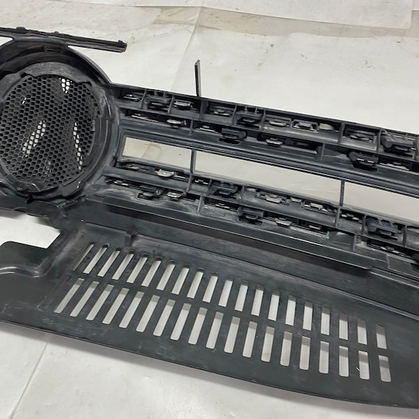 Volkswagen Tiguan Ön Panjur 5N0853653E Orijinal Çıkma En Uygun Oto Parça