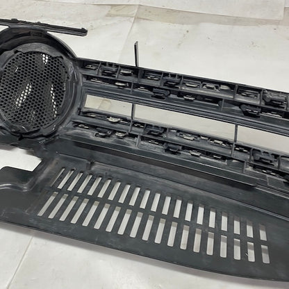 Volkswagen Tiguan Ön Panjur 5N0853653E Orijinal Çıkma En Uygun Oto Parça