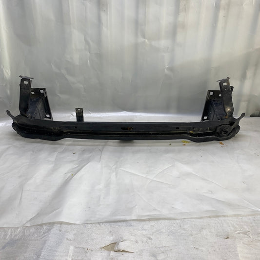 Volkswagen Tiguan model araçlar için orijinal çıkma ön tampon demiri parça.