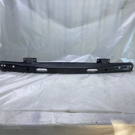 Volkswagen Transporter 2004-2014 arka tampon demiri, orijinal çıkma – 7H0807305