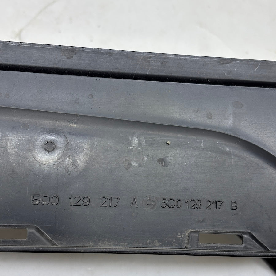 Volkswagen Golf 7 Ön Panel Üst Bakalit/Hava Yönlendirici 5QO129254E