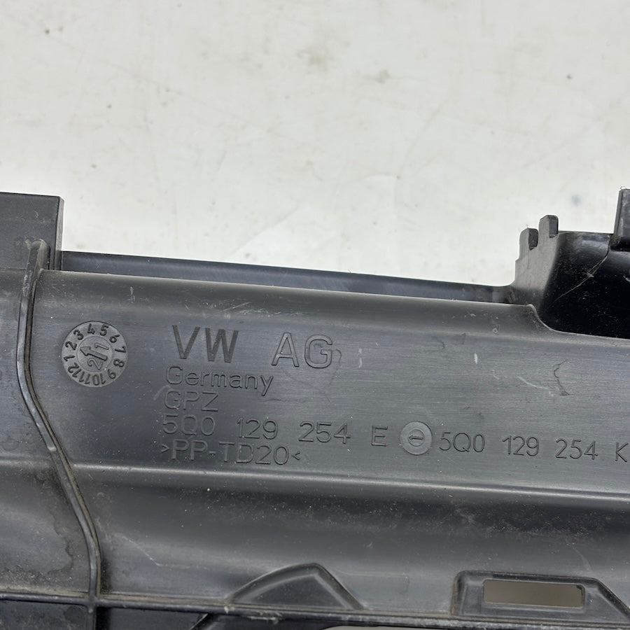 Volkswagen Golf 7 Ön Panel Üst Bakalit/Hava Yönlendirici 5QO129254E
