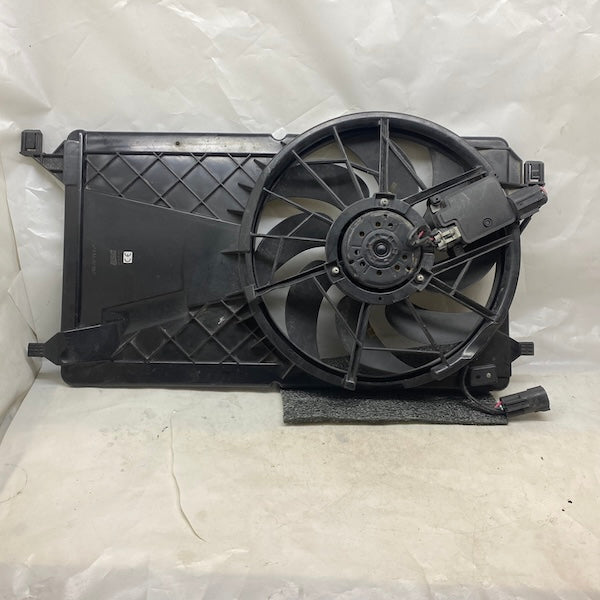 Volvo S40 1.6 TDCi Radyatör Fanı 3M5H8C607 Sıfır İthal En Uygun Oto Parça