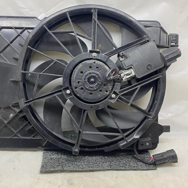 Volvo S40 1.6 TDCi Radyatör Fanı 3M5H8C607 Sıfır İthal En Uygun Oto Parça