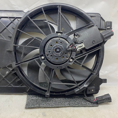 Volvo S40 1.6 TDCi Radyatör Fanı 3M5H8C607 Sıfır İthal En Uygun Oto Parça