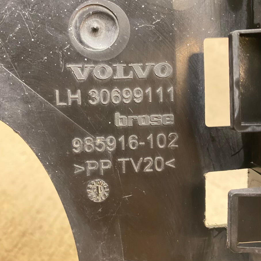 Volvo S40 Arka Kapı Kilit Braketi 30699111