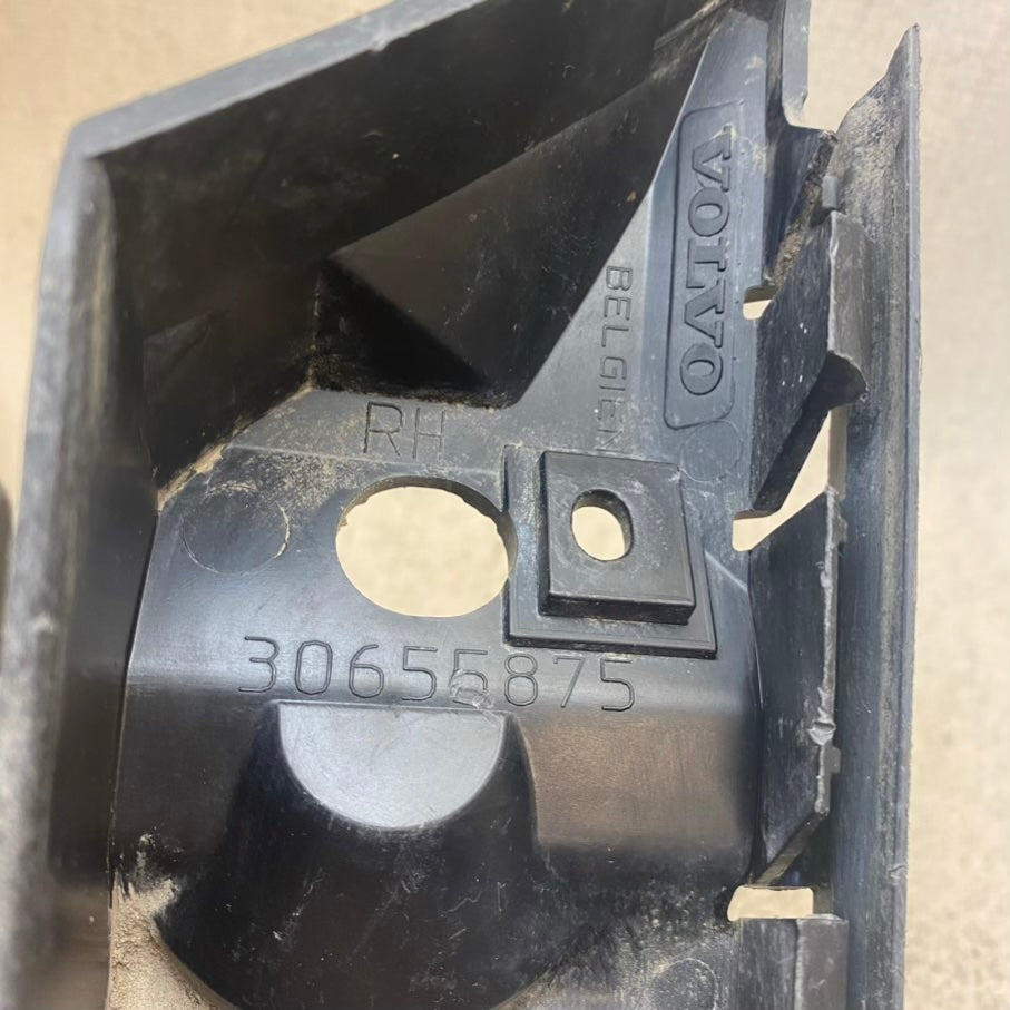 Volvo S40 Ön Tampon Braket Kılavuz Bağlantısı 30655875/30655874
