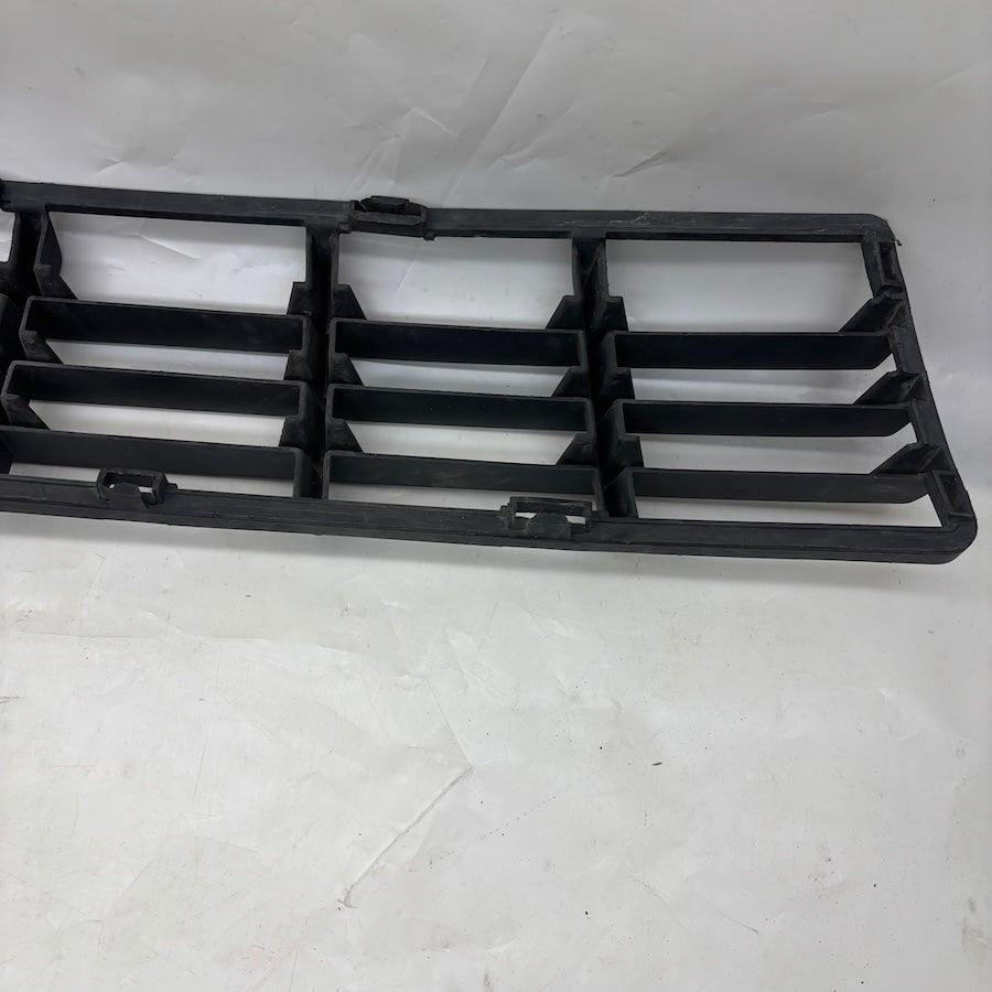 Volvo S40 Tampon Orta Izgara 30657006 - En Uygun Oto Parça