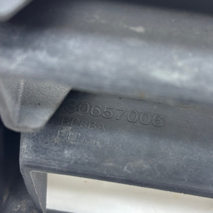 Volvo S40 Tampon Orta Izgara 30657006 - En Uygun Oto Parça
