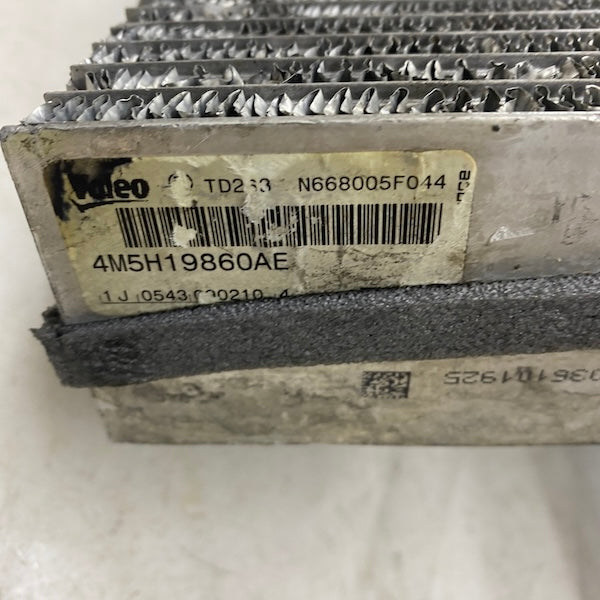 Volvo S40/V50 Kalorifer Radyatörü 4M5H19860 Orijinal Çıkma En Uygun Oto Parça